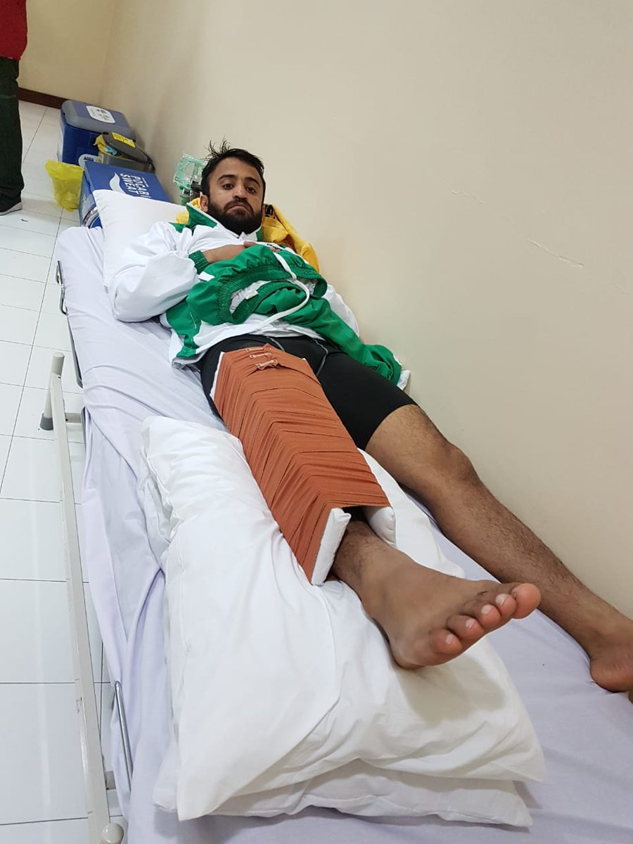 News99P's tweet photo. Pakistani Karate Player Saadi Abbas lost match from Jordan's player, won bronze medal 🥉 and got injured 🤕 in Asian Games.
#Pakistan #Karate #Player #SaadiAbbas #ThirdPosition #BronzeMedal #Injured #LostMatch #JordanWon #AsianGames #AsianGames2018 https://t.co/GCE2e1IasW