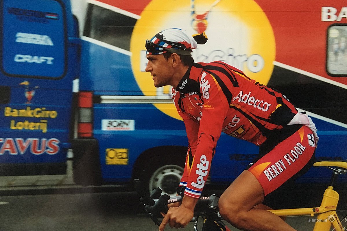 Jacky Durand in the Ronde van Nederland 2000.
More cycling photos from past and present, on the brand new website:
yourcyclingphotos.com!
You can send your own photos and promote yourself. #cycling #cyclisme #radfahren #wielrennen #vuelta2018 #durand #cyclingphoto