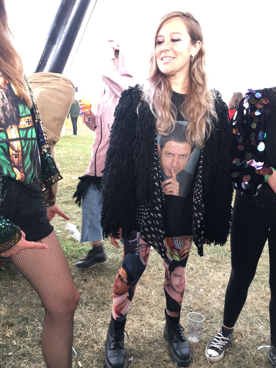 LizzieRoseP's tweet photo. @jeffreygoldbIum thoughts on this outfit? #jeffgoldblumfanclub https://t.co/a15JEH1F41