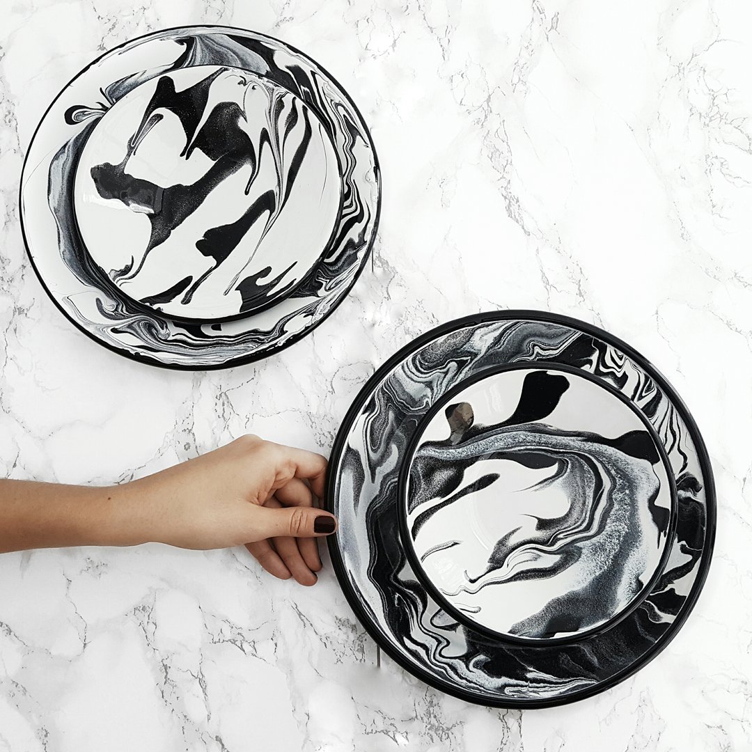 nixxeeretail's tweet photo. What are you serving up this bank holiday Monday?
Our Bornn range is still available to order online. Make a statement at the dinner table with the gorgeous marble and splatter designs.
https://t.co/ELSUzwcA3f
#nixxeeretail #bornn  #monochrome #marble #design https://t.co/sagdaVeI8F