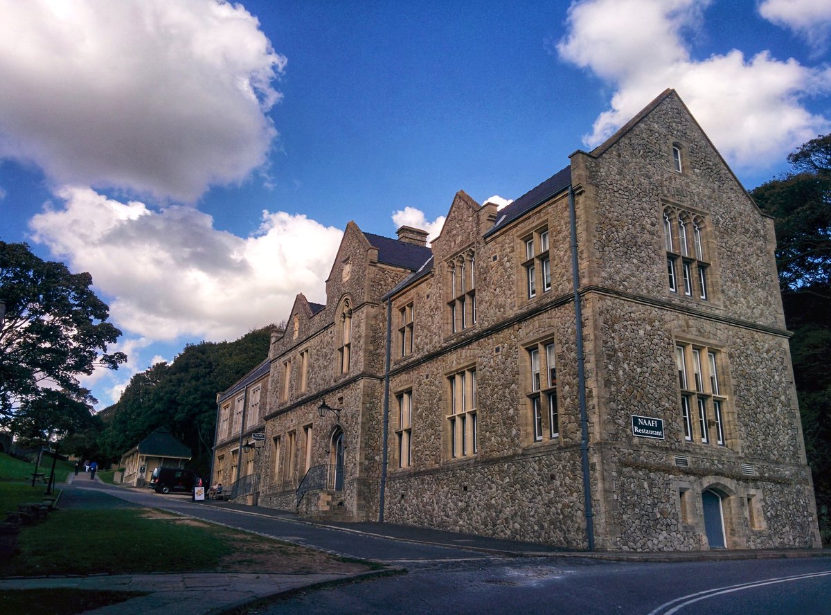 LarisaFoto's tweet photo. Dover Castle, September 2015. #photography #instaphotography #instaphoto #holiday #vakantie #instacation #England #Kent #culture #cultuur #architectuur #architecture #history #geschiedenis #kasteel #castle #skyporn #blueskies #500pxrtg https://t.co/gmtuFAw7VK