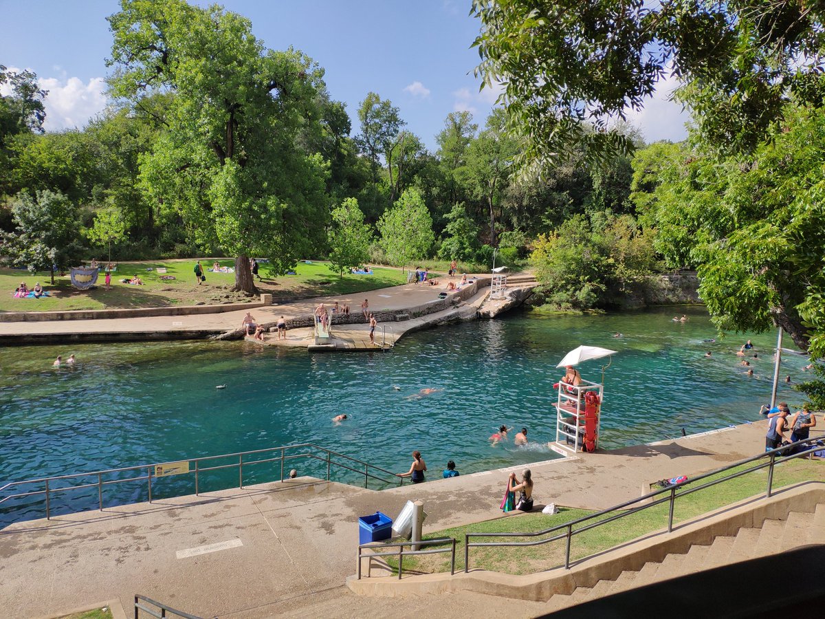 gody11's tweet photo. Tras el primer día en #Austin de turístico hoy toca ver al equipo de diseño de @IBMResearch en #IBMStudio me sorprendió gratamente ayer la ciudad, maravillosa aunque mucho calor!! https://t.co/SoWL5Uy9Xf