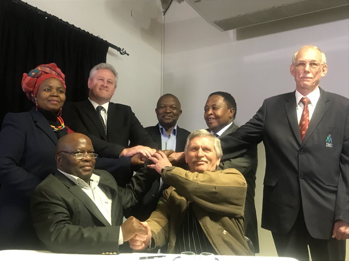 ZaSiyanda's tweet photo. The four presidents of organized agriculture, together with signed a document declaring their intent to work together Deputy President David Mabuza and ASUF members #asufmediaconference @FarmersWeeklySA https://t.co/Cp1mUY9Mie
