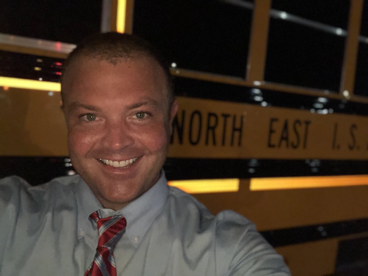 chidgey's tweet photo. First Day of School! #FreedomThinkers https://t.co/jJO0RIJoyW