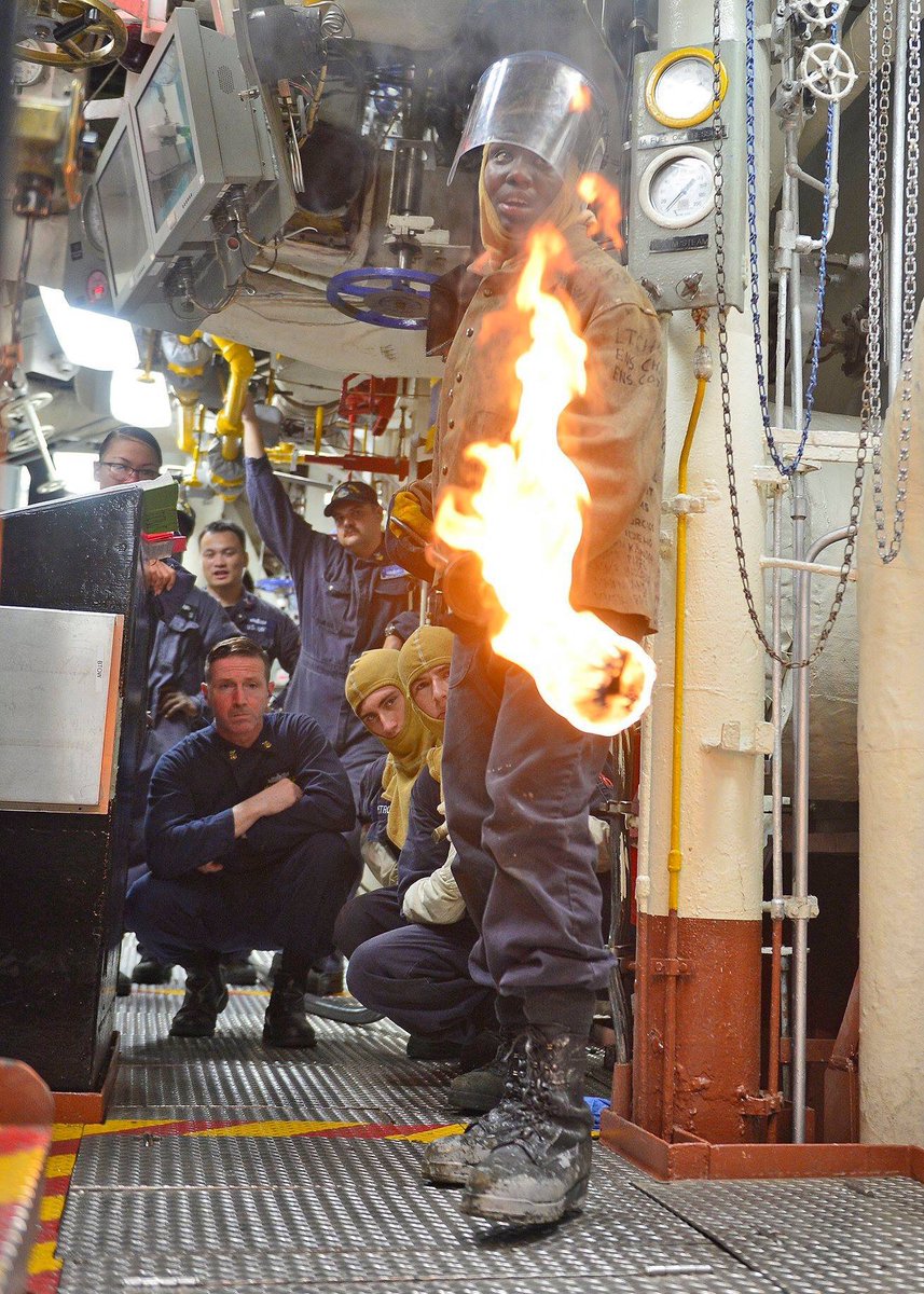 NavysFlagship's tweet image. FIRE IT UP! 

The Finest crew in the Fleet lights BLR&apos;s boiler once more. Full steam ahead, Blue Ridge is back in business. 

#Finestinthefleet #NavysFlagship