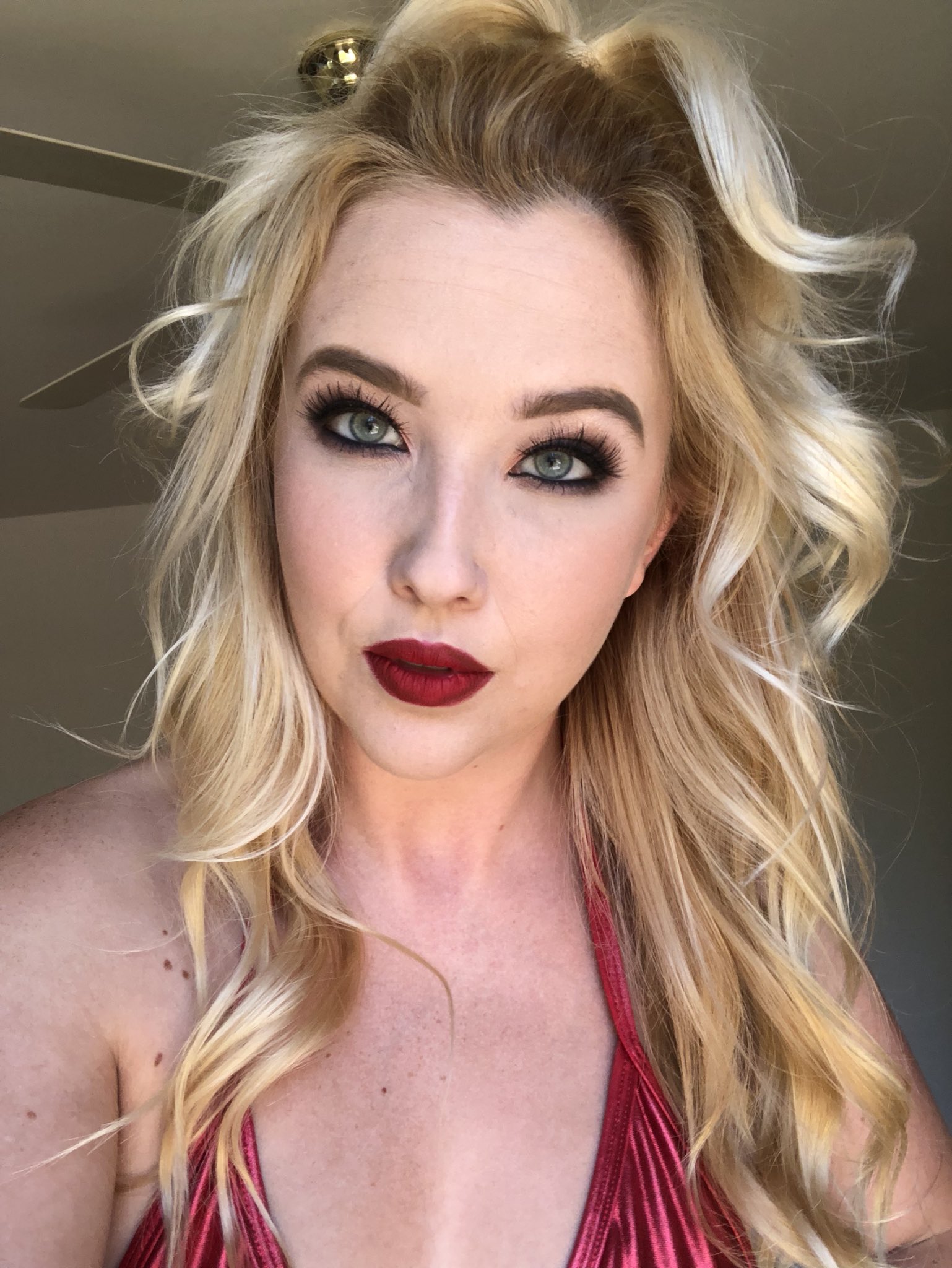 Samantha Rone On Twitter 😈 Ronedrones 😈 Im Accepting Custom Video