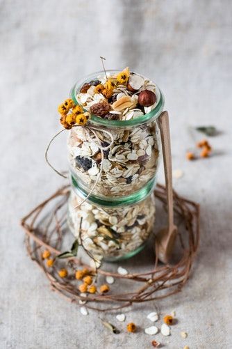 lifestylefood18's tweet photo. Need to get your #muching habits in check? The best way to start is to swap junk food with healthy options such as #trailmix. Once you change the way you #snack, you can move onto more #lifestyle changes.
#EatRight #cleaneating #snackshare #vegan #whatveganseat #Sustainable https://t.co/QiRPISLZRm