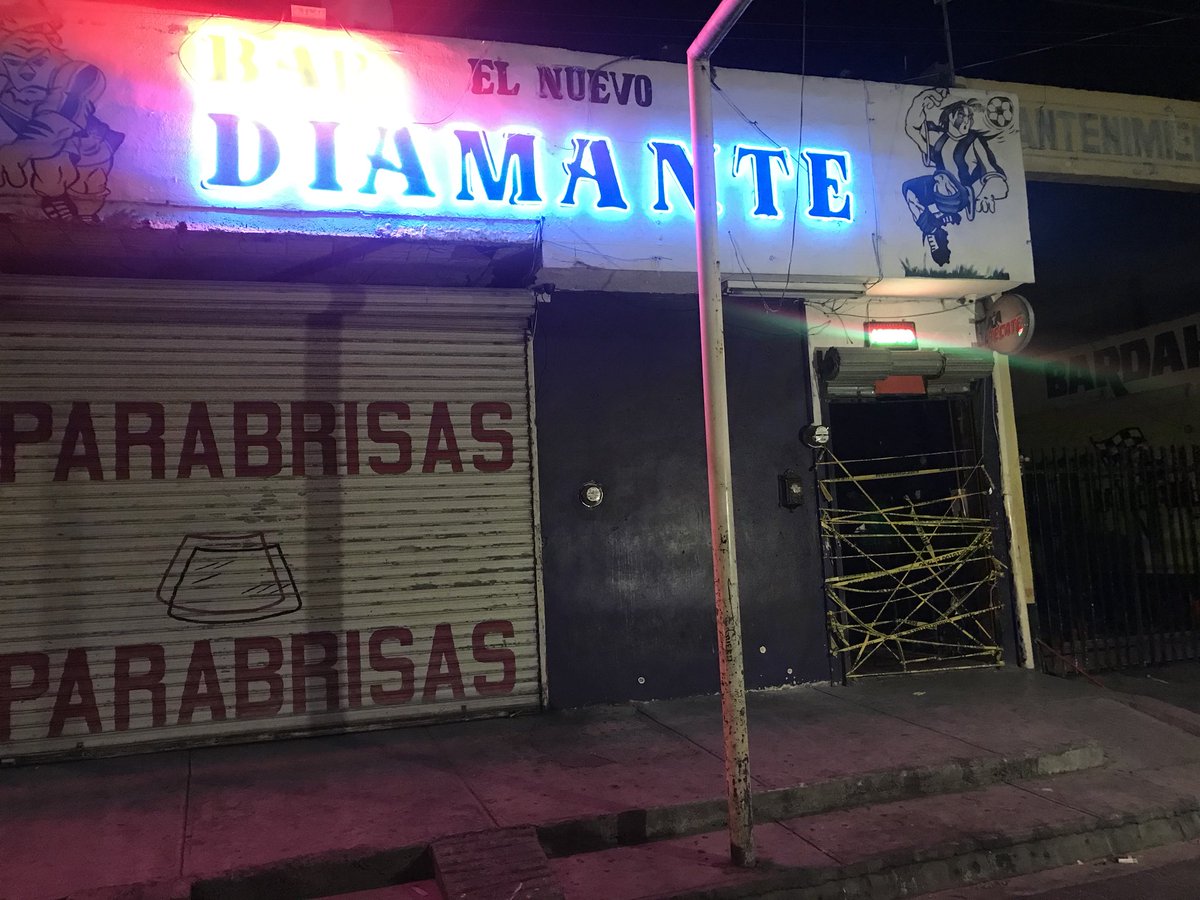 Yadith Valdez on Twitter: "Anoche ataque a balazos en Bar el Diamante en  zona Norte de #Monterrey, provocó el despliegue de las autoridades. El  negocio permanece con custodia y acordonado. https://t.co/yBBq6uYcTu" /