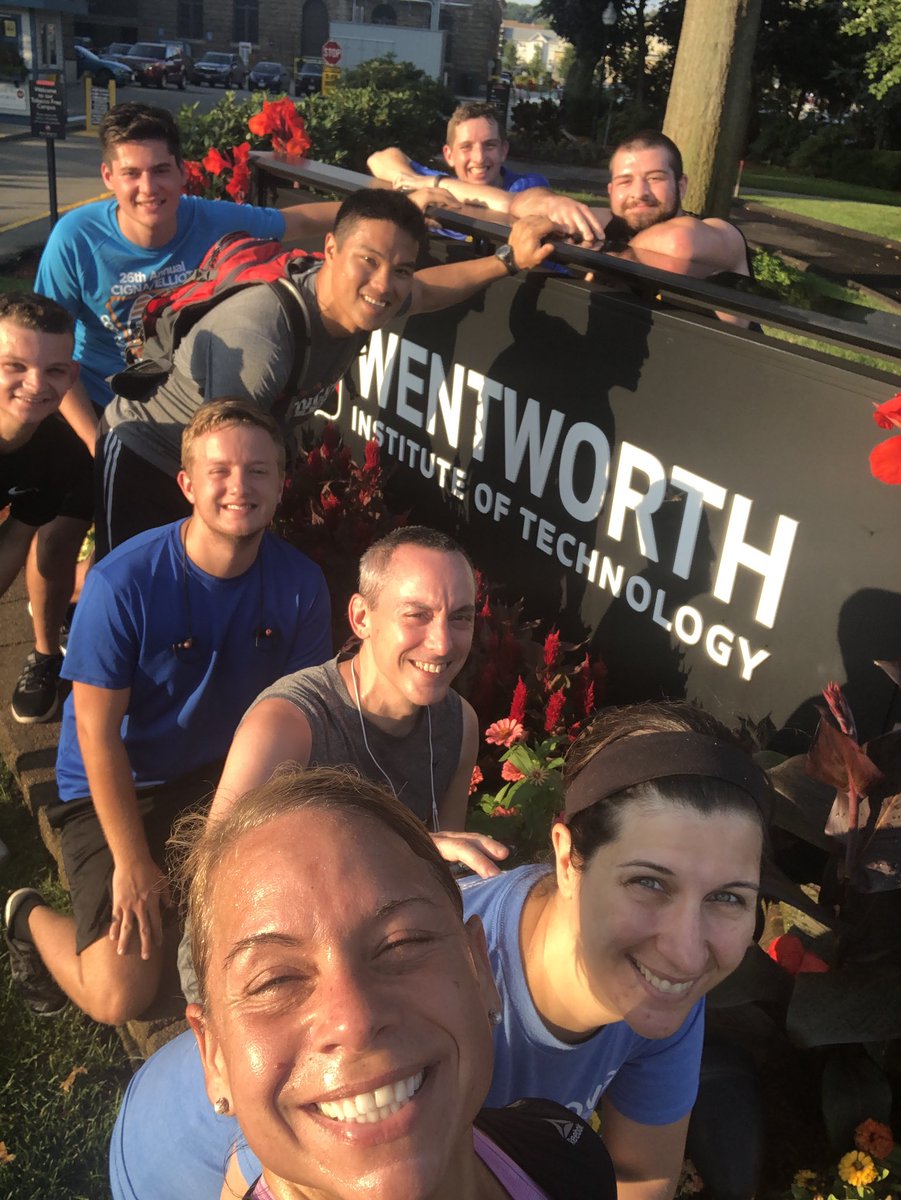 DeanKosses's tweet photo. Pre-run/post-run crew. Happy Monday everyone. #DeansFitnessChallenge @WITLeopard @WITlife @DeanPFowler @DeanWenner https://t.co/9N1FnQ4tBL