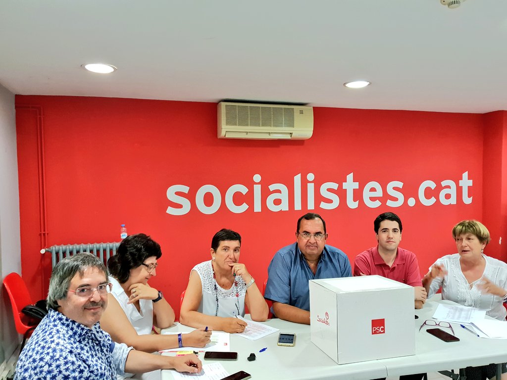 lleidapsc's tweet photo. . #Primariespsc: a les 13:30 h. s'ha assolit el 41,8% de participació. Recordem als i les militants de l'agrupació que l'horari de votació per la tarda serà de 18 a 20 h. https://t.co/yTsYpZlPcU