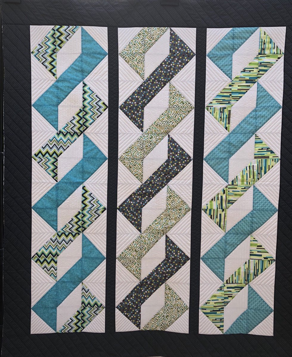 PeacefulHillQ's tweet image. This custom quilted Pole Twist Quilt will head to the @RichmondVAMC via the Dolley Madison Quilters Guild &amp;amp; Donna Mongeon Veterans Quilt Drive this December.
#thankaveteran #superiorthreads #customquilting