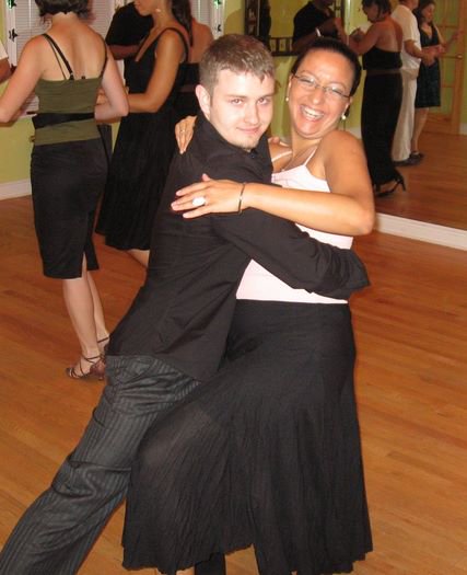 DANCEFEVERBKLYN's tweet photo. #TangoClasses in #Brooklyn for #FREE at #DanceFeverStudios tonight at 7 pm.  No partner or experience needed.  159 20th St.  Call 718 637-3216 to register. https://t.co/LfEIlMgQP4