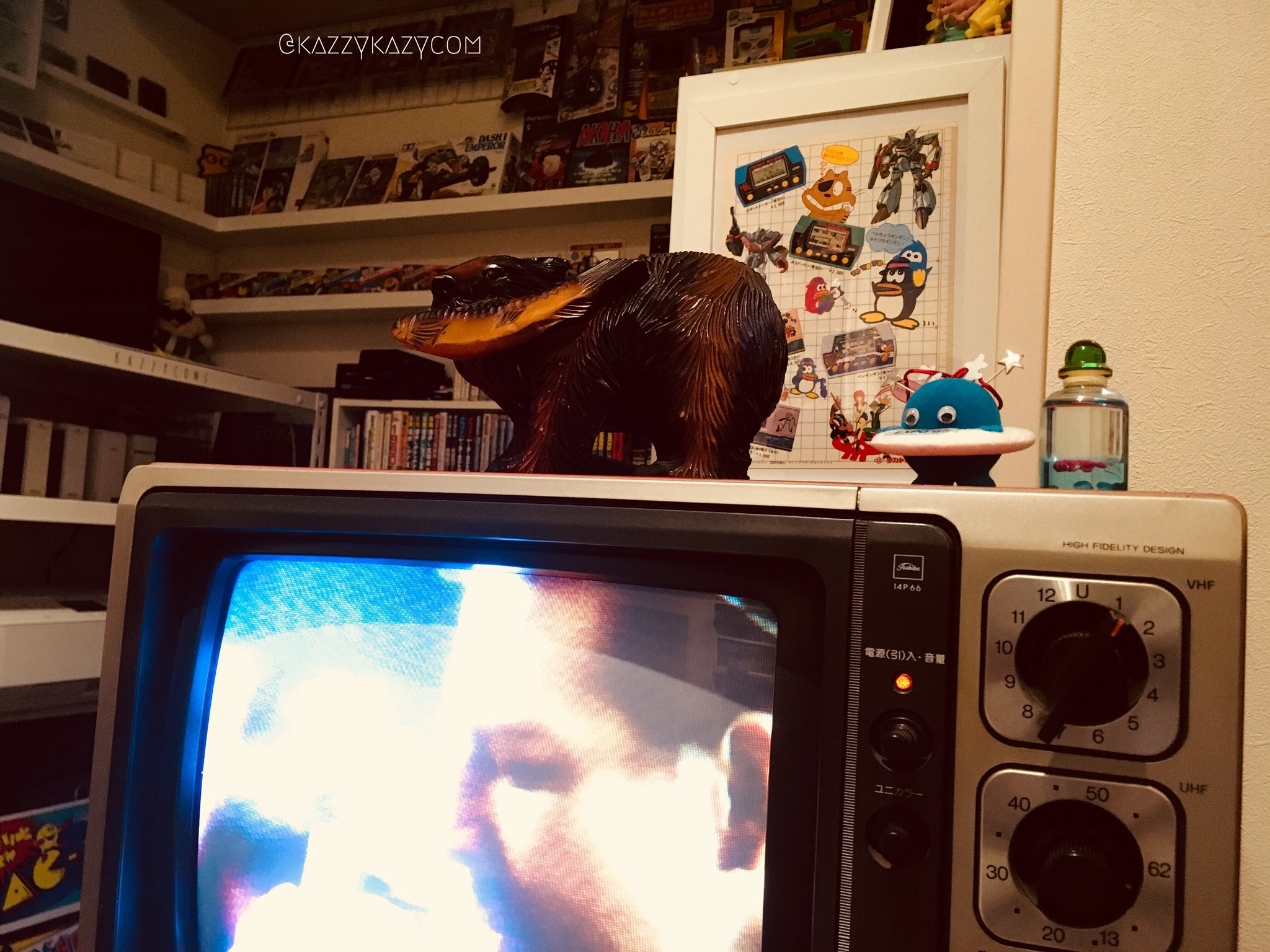 カジコム Kazzycom 今や絶滅危惧種となったブラウン管テレビ 思い出の環境を残すためにも大事に使わなくては T Co Rdwjx5g3wd Twitter