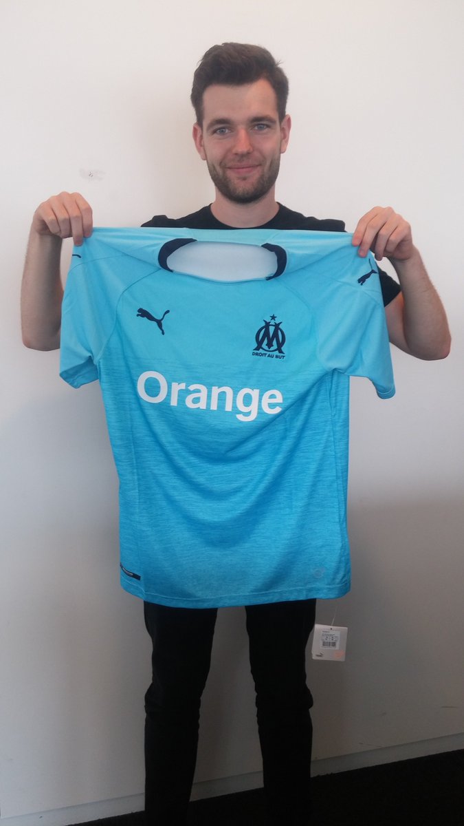 lequipedegreg's tweet image. 🚨🎁CADEAU DE LA RENTRÉE !🎁🚨

🎉A l'occasion de la reprise de l'Equipe d'Estelle, tentez de remporter le maillot officiel de Marseille ! 🎉

Pour le gagner➡️RT+FOLLOW 😍

⚽️🤞Bonne chance ! 🤞⚽️

 #EDE @lachainelequipe @PUMA @pumafootball #NewLevels #CEstLaRentree