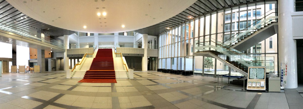 瞬 シンゴジ首相官邸シーンのロケ地 撮影の時以来久しぶりに行って撮ってきました 目の前には豪華な大階段もあって ほんとに官邸ぽいです シンゴジラ シン ゴジラ