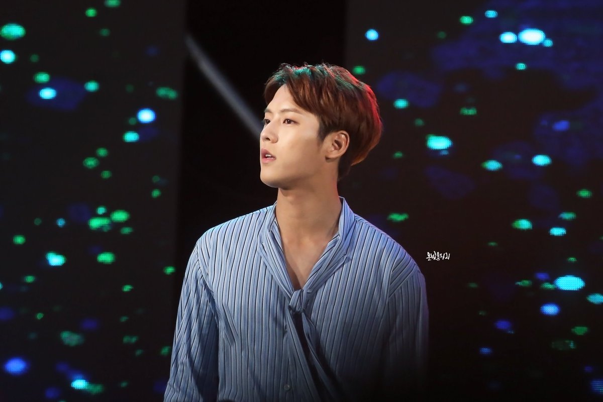 plataluz_EK's tweet photo. 20180825 정선 남북 평화콘서트
#비투비 #이민혁 #민혁 @btob2mh 

옆으로 보나 앞으로 보나 잘생긴 이민혁!!! https://t.co/wnkccQL8nc