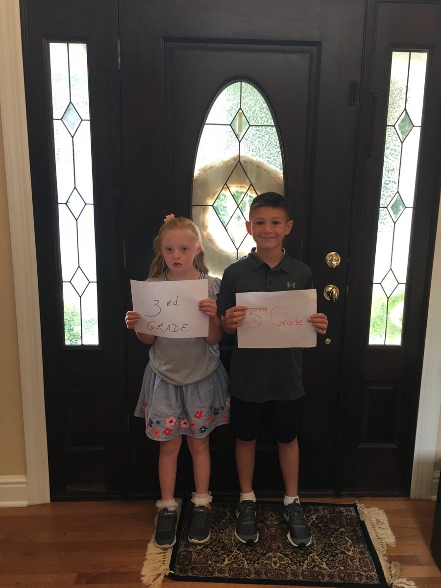 NicoleLugaila's tweet photo. These cousins are all ready for 3rd grade with Mrs. Hric ⁦@MontourSD⁩ https://t.co/d7m7MZYlZZ