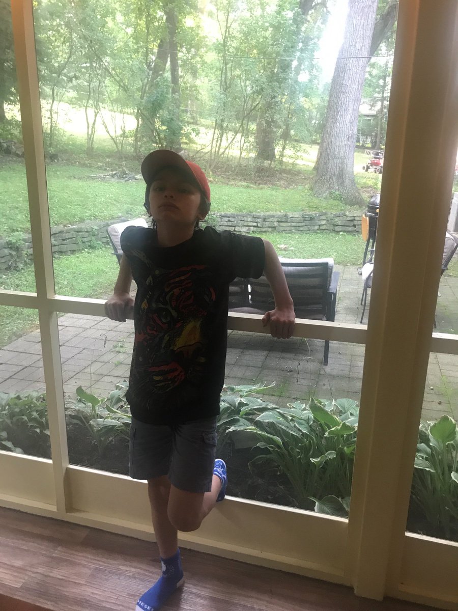 amylynsantiagov's tweet photo. This mom of 1nbillionboy & Nic are happy w/ his new @Ribcap_official. Since arriving from Belgium in only a few days it has protected him from falls and during grand mals! It also is good for his heart and soul to not "stick out" @ 13yo.
#ribcap #sequencing https://t.co/fNi2QhwkSX
