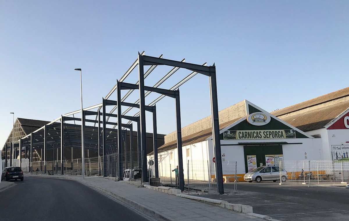 Metalica_Dumar's tweet photo. ‼️MONTAJE LOCALES COMERCIALES ‼️
📌En @Metalica_Dumar estamos trabajando en el montaje de locales comerciales en #Osuna ➡️➡️Más información en https://t.co/xwr2GUCkbL. 
Si quieres conocer Metálica Dumar S L visita nuestra web https://t.co/nr0Cq5ZTI0 https://t.co/QErdQvfrPA