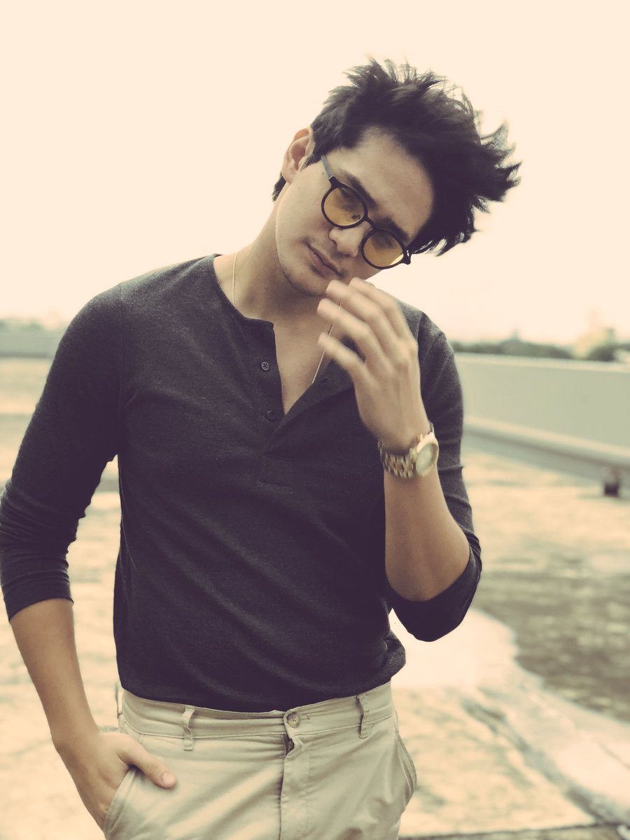 Rurumadrid8's tweet photo. “napuwing” https://t.co/vZbk6jlFeR