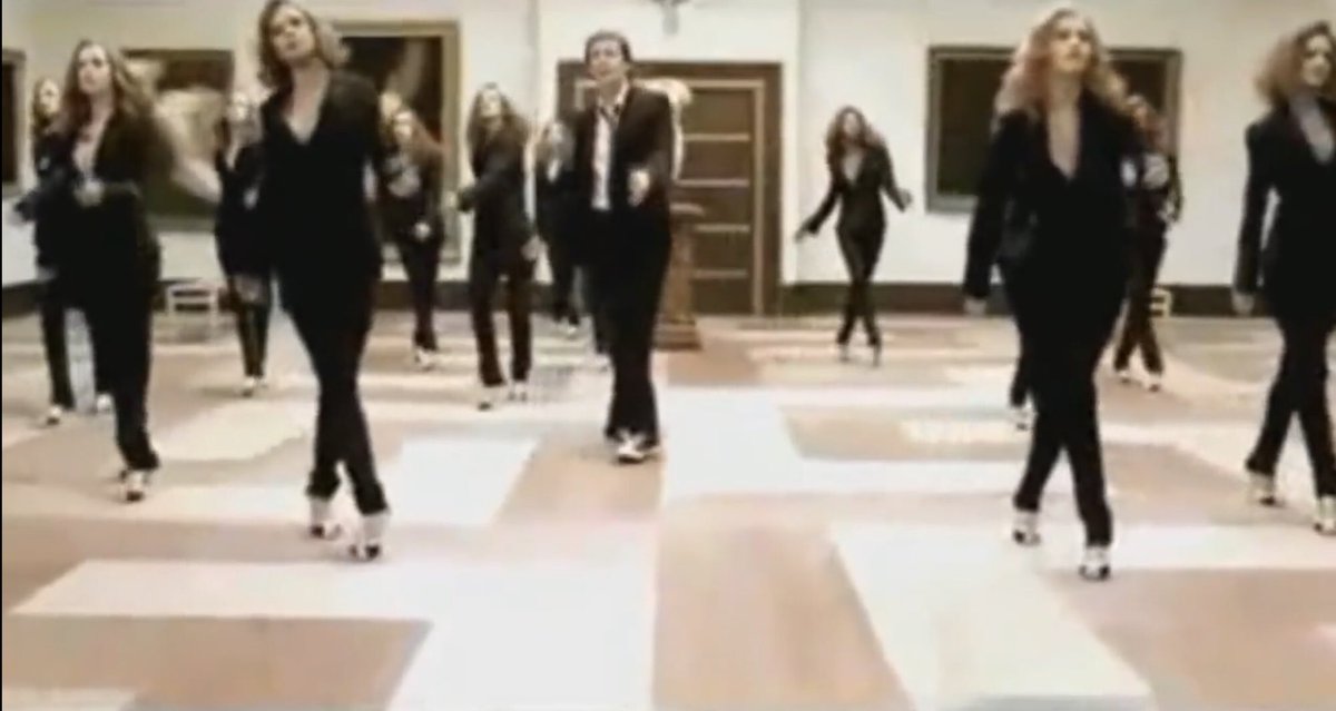 ট ইট র 骨無しチキンカレー 最近 よく行くバーでポール マッカートニーの Ever Present Past の Pv が流れてるんだけど これを見るたびにふかわりょうの 小心者克服講座 を見たくなる