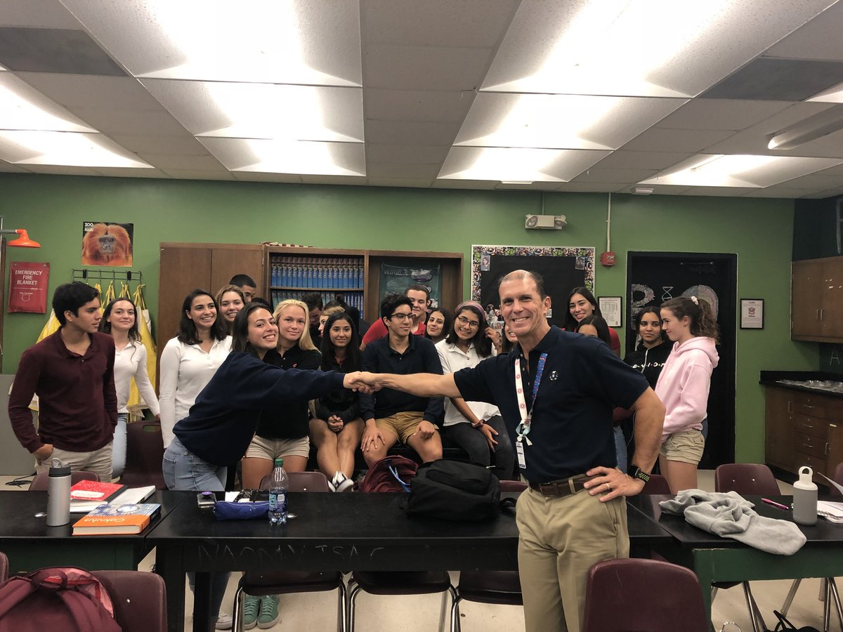 cavsibbiology's tweet photo. Help these AWESOME bio kids get extra credit!! Our goal is 300 likes in 24 hours. Spread the word!🌱⚛️#biology #IBgrind #extracredit #lovemystudents https://t.co/xNfYcCIcrV