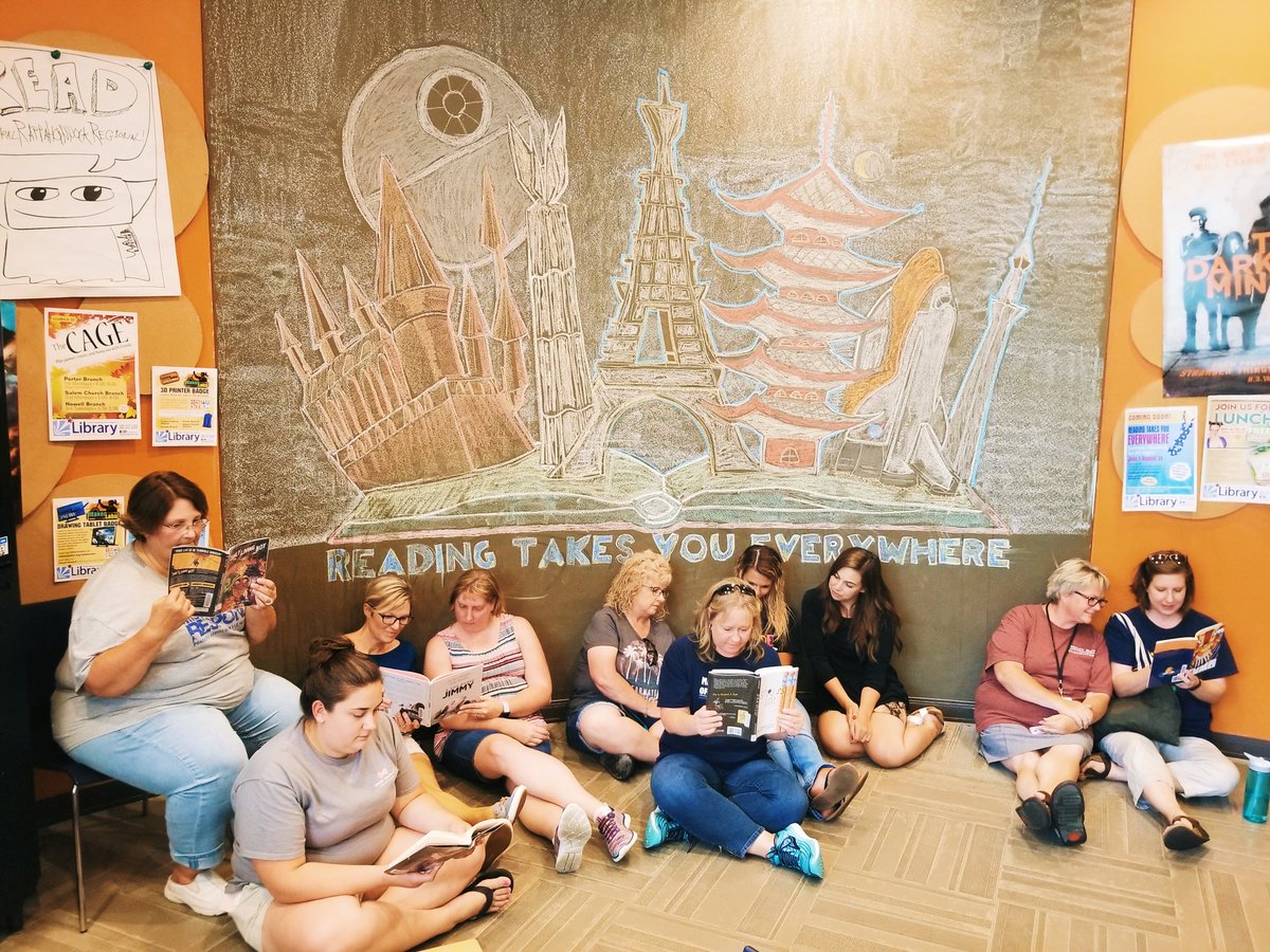 KaitlinMcelvain's tweet photo. Reading takes you everywhere 🌍 What good books did you read this summer? #rr_bulldogs https://t.co/LlmmsADZha