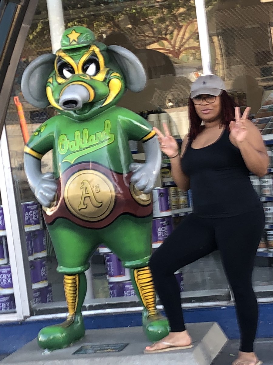 Ankles187's tweet photo. @Athletics @eviloars #StomperInTheTown https://t.co/k7Fojpoels