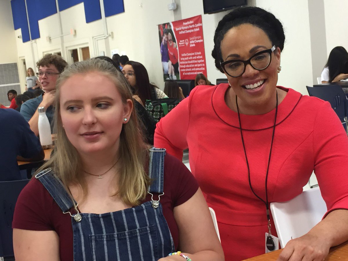 GCSchoolsNC's tweet photo. It's lunchtime at Ragsdale High! #GCSFirstDay2018 @scontrerasGCS https://t.co/E3CSIt5hjs