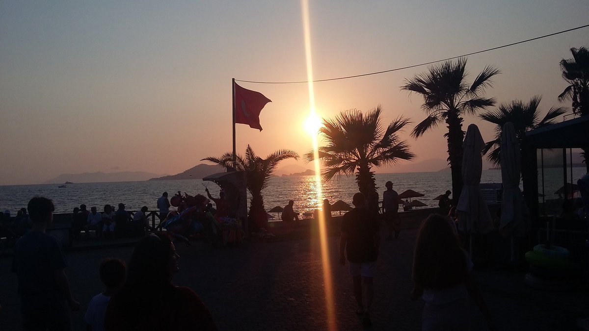 steviegolding_'s tweet photo. #turkeysforlife #Turkey another beautiful sunset. https://t.co/GJXluZxC3i
