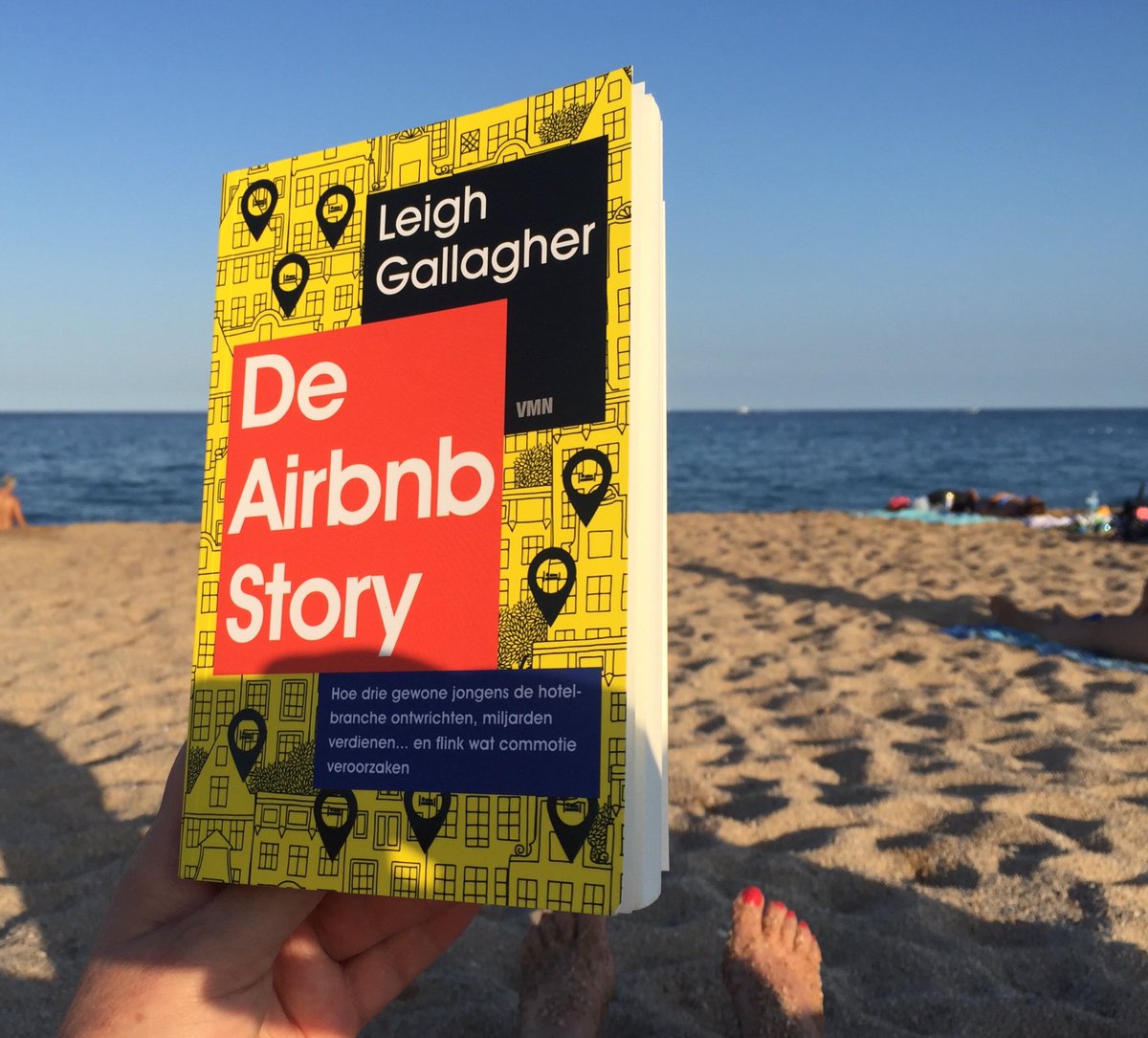 Goed boek voor de vakantie! Business inspiratie én genieten in Platja d’Aro Spanje. #airbnbboek