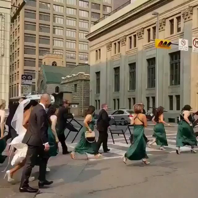 MSPWeddingPhoto's tweet photo. 🔥 Very Cool. Teamwork #Repost @weddingphotoinspiration
・・・
NY wedding shooting😂😂 https://t.co/3mROlcZCIU