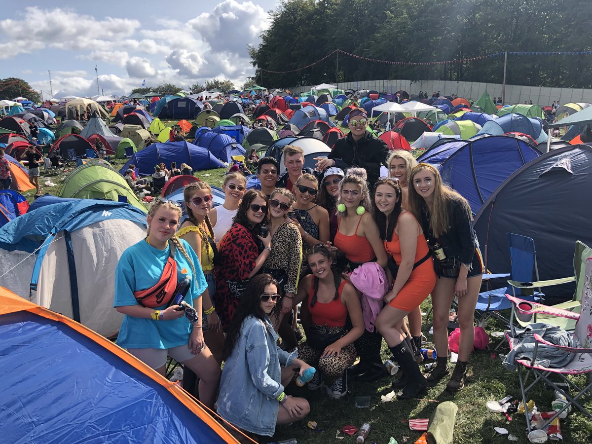 LauraBrookess's tweet photo. Fab weekend #randl2018 💃🏻 https://t.co/czeFvON2M7