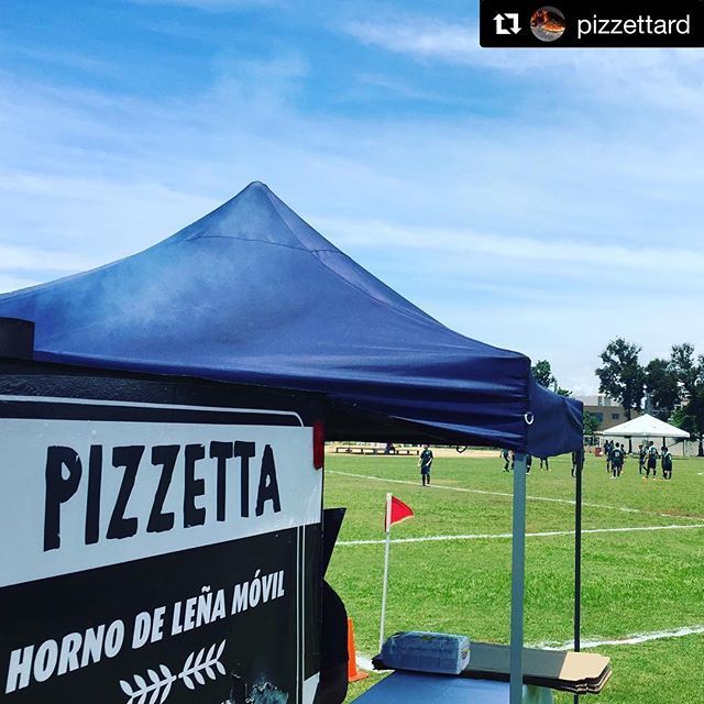 PizzettaRD's tweet photo. #Repost @pizzettard with @get_repost
・・・
Si tienes una actividad, juntadera o cumpleaños, llámanos que tenemos los planes de catering perfectos desde 25 personas en adelante. #pizzacatering #pizzettard #brickoven #firekissed #instapizza #eeeeeats https://t.co/38MNds8hVk https://t.co/WXG11c5nZI
