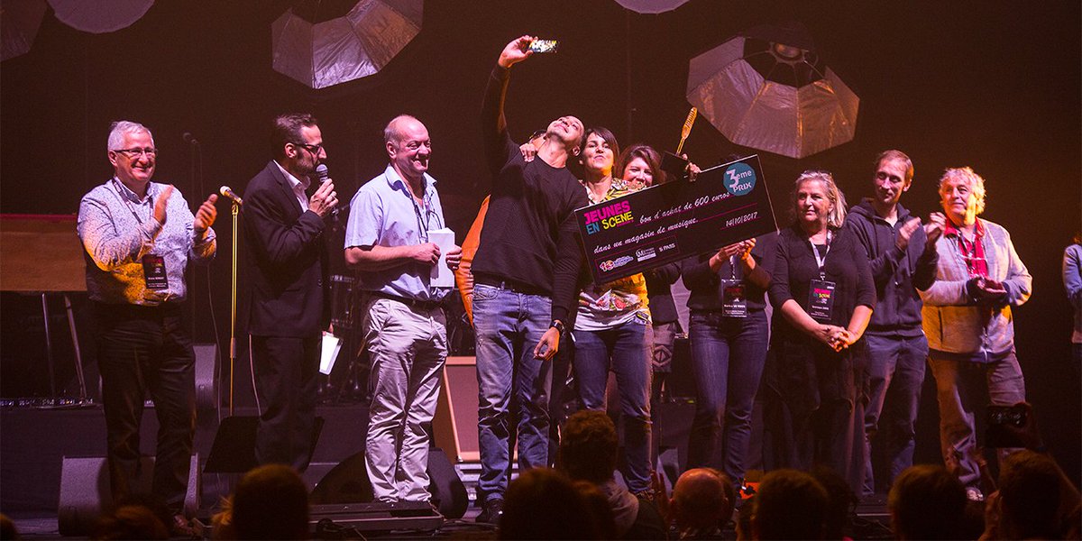 #Événement / Vous êtes un musicien ou un groupe ? Vous avez entre 18 et 35 ans ? Vous résidez en #NouvelleAquitaine ?

Plus que quelques jours pour envoyer votre candidature et participer à JEUNES EN SCÈNE - SAISON 3 au <a href="/ZENITHLIMOGES/">ZENITH DE LIMOGES</a> #musique

Infos ⏩ bit.ly/JESps18