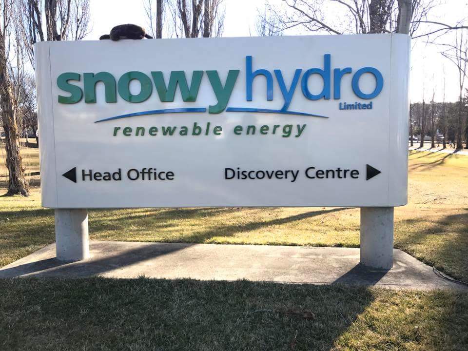 greenprojectorg's tweet image. The #SnowyMountains #HydroElectricScheme is one of the engineering wonders of the modern world. With seven power stations - two of which are underground, 16 major dams, and over 140 kilometres of trans-mountain tunnels. Green-project.org has been here.