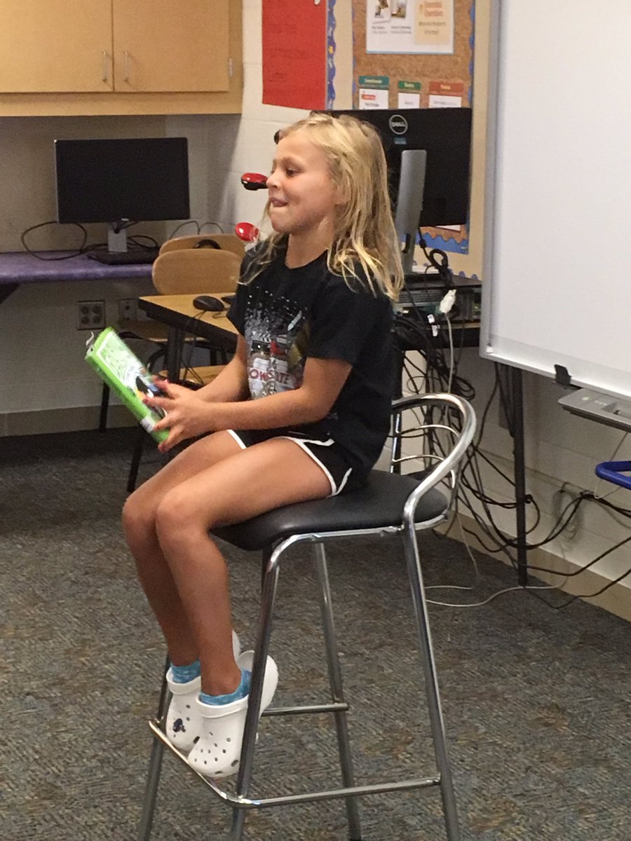 CindyFlack1's tweet photo. Mrs. Flack's class, sharing their favorite books! 😊 #vanallenpride https://t.co/n42GSnMVOE