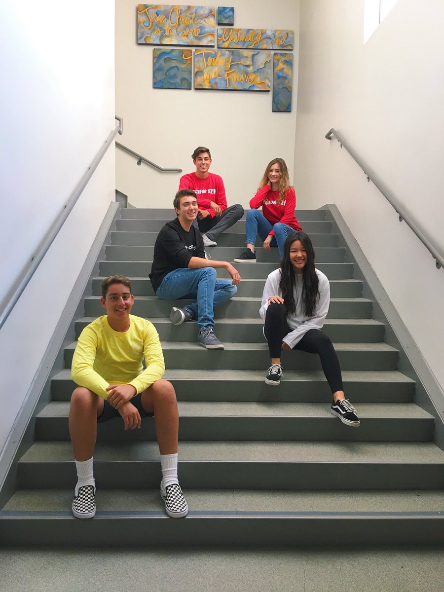OLuLeadership's tweet photo. ➡️FALL SPORTS RALLY⬅️
🔜THIS FRIDAY 8/31 
WEAR CLASS COLORS 
Freshmen🔆
Sophomores ❕
Juniors 🖤
Seniors 💢
#WeAreOLu https://t.co/C10IXuJKN9