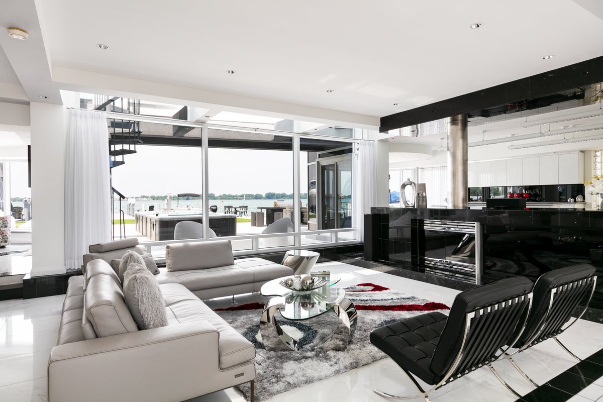 go_iguide's tweet photo. The best of Windsor, Ontario 

A true boaters paradise! Luminous views through full length windows makes this stunner breathtaking and relaxing at the same time

Find out more at https://t.co/pkI4UfsqC2

#iGUIDE #Planitar #virtualtour #realestate #measurements #Windsor https://t.co/wloGVFMLVp