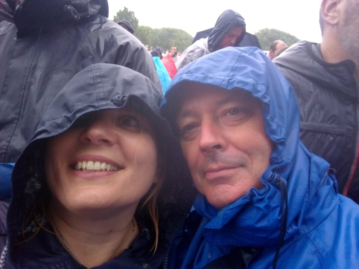 simonbarrable's tweet photo. Great job @VictoriousFest @VFestRadio937 and @PortsCollMusic students. Many thanks to all our @PortsmouthColl staff volunteers Another fabulous weekend. Roll on next year. #VictoriousFestival #loveportsmouth https://t.co/aVq5cavqDa
