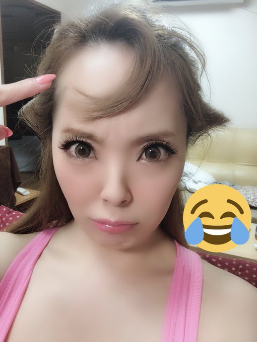 くるりん前髪w https://t.co/VOX1tGyvNj<a href="/tag/%E7%AE%B1%E6%A0%B9%E9%A7%85%E4%BC%9D2023"class="tags"><span>#箱根駅伝2023</span></a>