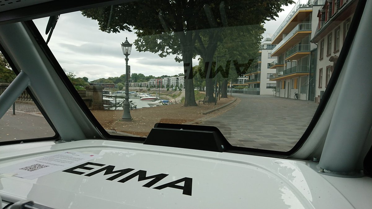 paulinepauline's tweet photo. Wir fahren mit Emma! #autonomerbus https://t.co/W3xzni89PS