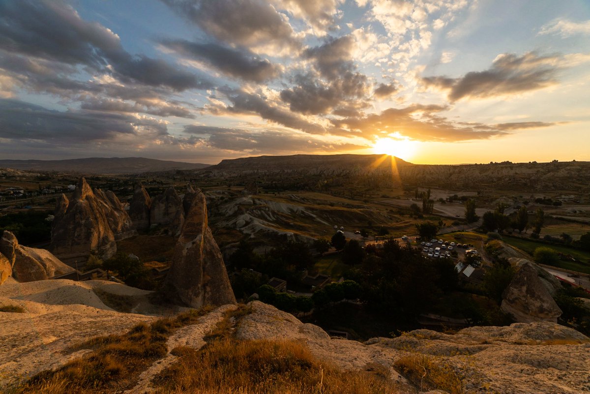 Toru En Twitter 人生を変えてくれたレンズ Samyang 14mm F2 8 Ed As If Umc 14mmの画角で見るとこんなに世界が変わるんだって驚いたレンズ クロアチアとかトルコとかで大活躍してくれた これですごく写真撮るのが楽しくなったんだけど 最後はパリの闇に葬り去られ