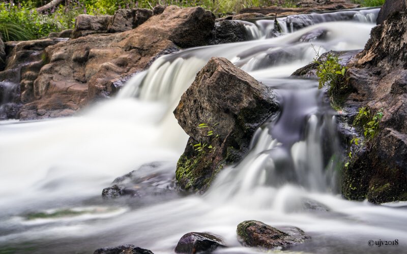 UVornanen's tweet photo. *
Nurmijärven Myllykosken silkkisiä kuohuja lauantailta.
*
#testailua #ndsuodin #valokuvaus #photography #koski #rapid #luonto #nature #canonkesä #Suomi #Finland #luonnonpäivä #liputanluonnolle https://t.co/plSmLkPbRF