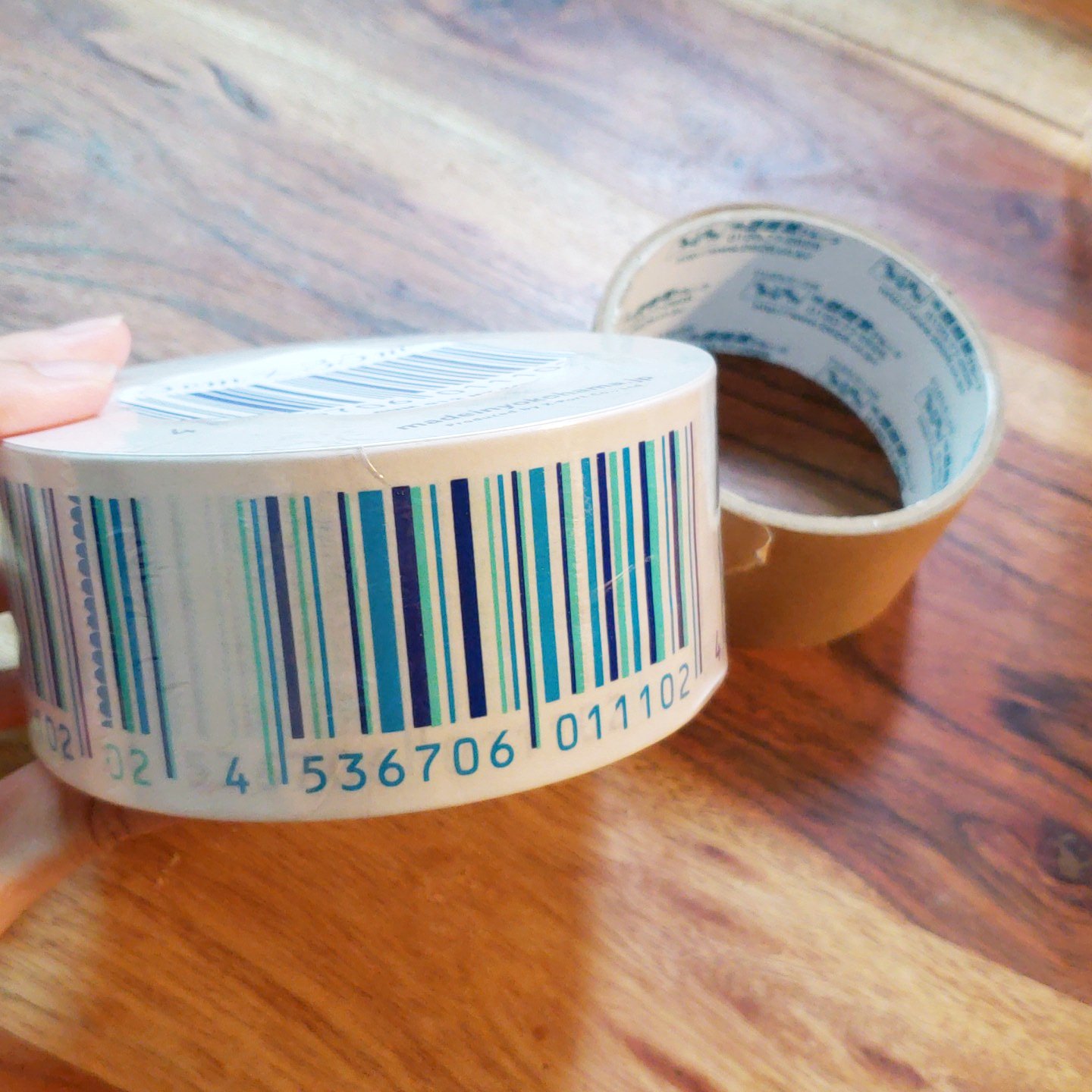 Twitter 上的 文具女子博 8月に新宿で開催 オシャレなバーコードが印字されたこのテープ 実はガムテープなんです こんなガムテープで封がされた段ボールが届いたら 何が入ってるんだろう と期待しちゃいますよね 艸 封筒やラッピングにもおすすめです 文 Twitter 上的 文具女子博 8月に新宿で開催 オシャレなバーコードが印字されたこのテープ 実はガムテープなんです こんなガムテープで封がされた段ボールが届いたら 何が入ってるんだろう と期待しちゃいますよね 艸 封筒やラッピングにもおすすめです 文