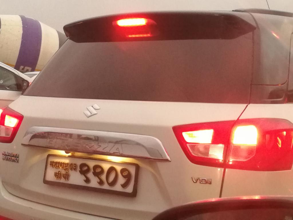 ecommerce_baba's tweet photo. @CPMumbaiPolice
Complete Black tinted Glasses.
Is this allowed?
Eastern Expressway Near Mulund Entry Toll Naka. https://t.co/HTRU5uJn8t
