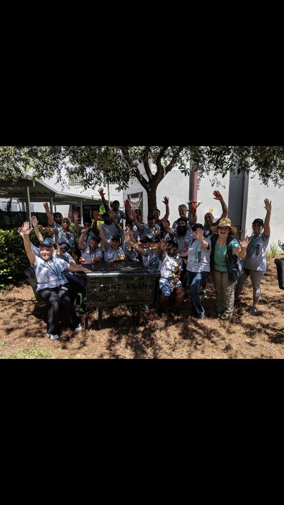 HandsOnSFL's tweet photo. Shout Out to @AltriaNews for an amazing day of volunteering for #STREAMscapes @McNicolHawks @PointsofLight #volunteer4good #altriadayofsharing #altriavolunteers #thankyoualtria https://t.co/QAcNoxzQC9