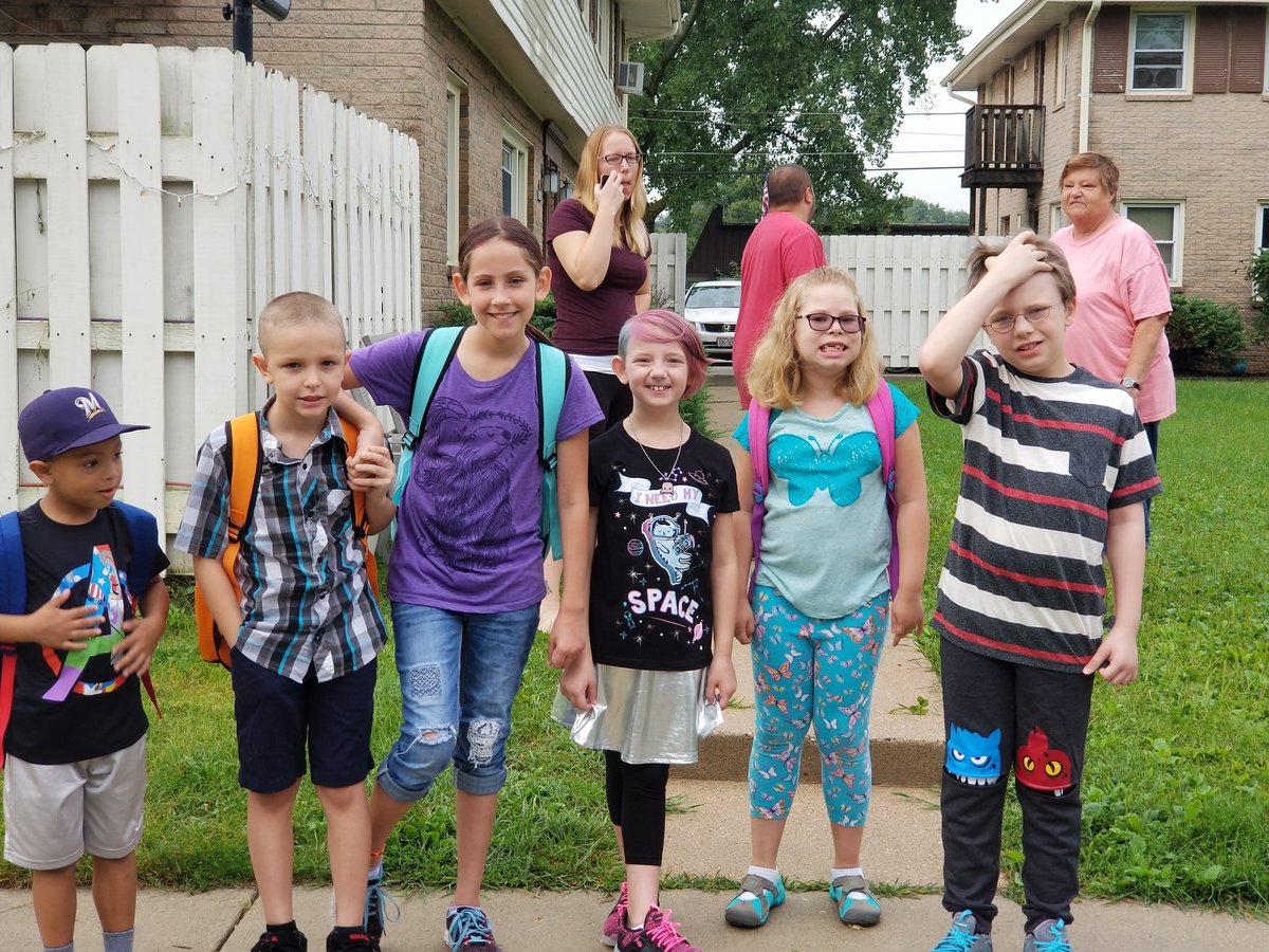 iam_mamawookie's tweet photo. Annual bus stop gang photo #firstdayofschool2018 #happyjay #princesssophiesparkles @iam_theWOOKIE @iam_mamawookie https://t.co/H70v3ZhL9b