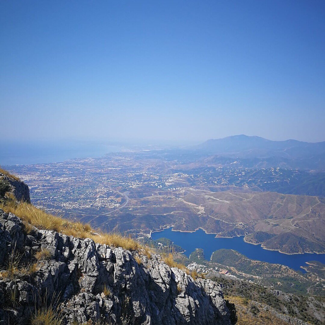 ALicintuna's tweet photo. Recargando energía en plena naturaleza. Que belleza por todas partes. Gracias a mis queridos amigos   Jordi Muñoz Maestre , Jordi Gil, Gyms y mi querido THOR.
Una experiencia increíble.
 La concha Mountain https://t.co/18nnI3dyRz