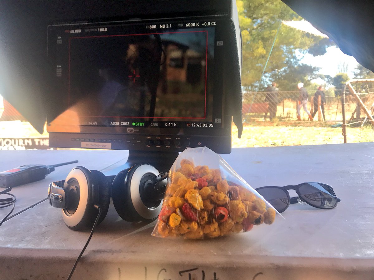 MmabathoMontsho's tweet image. Amakipkip. Diskopas. Snack sa di champion. #setlife #makingfilms